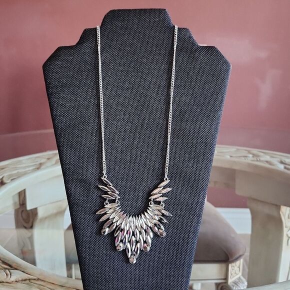 Necklace 💥Final Price💥 - Picture 1 of 3